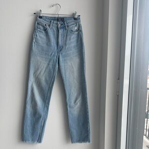 Abercrombie & Fitch High Rise Straight Leg Jeans Light Wash Size 25